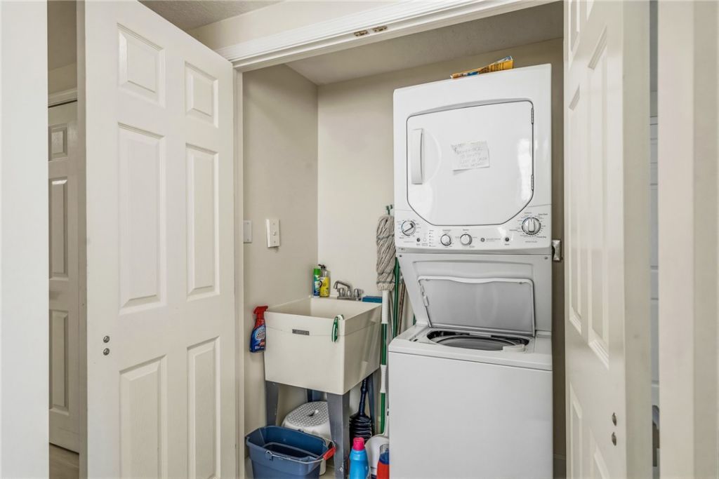 8866 N Sea Oaks Way, Unit 208, Vero Beach, FL 32963 Photo