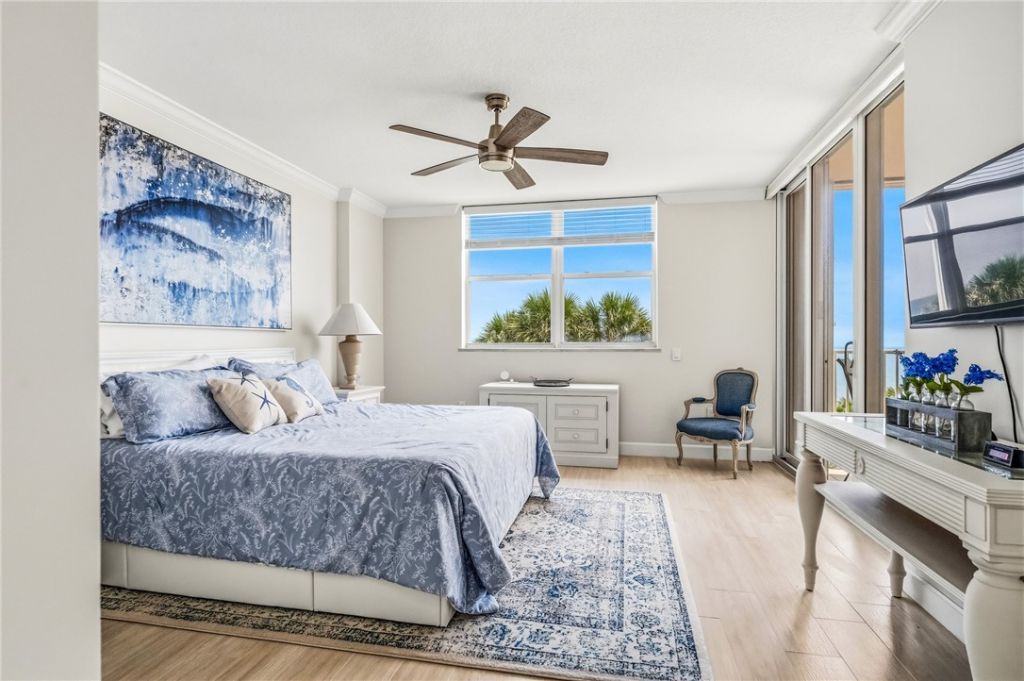8866 N Sea Oaks Way, Unit 208, Vero Beach, FL 32963 Photo