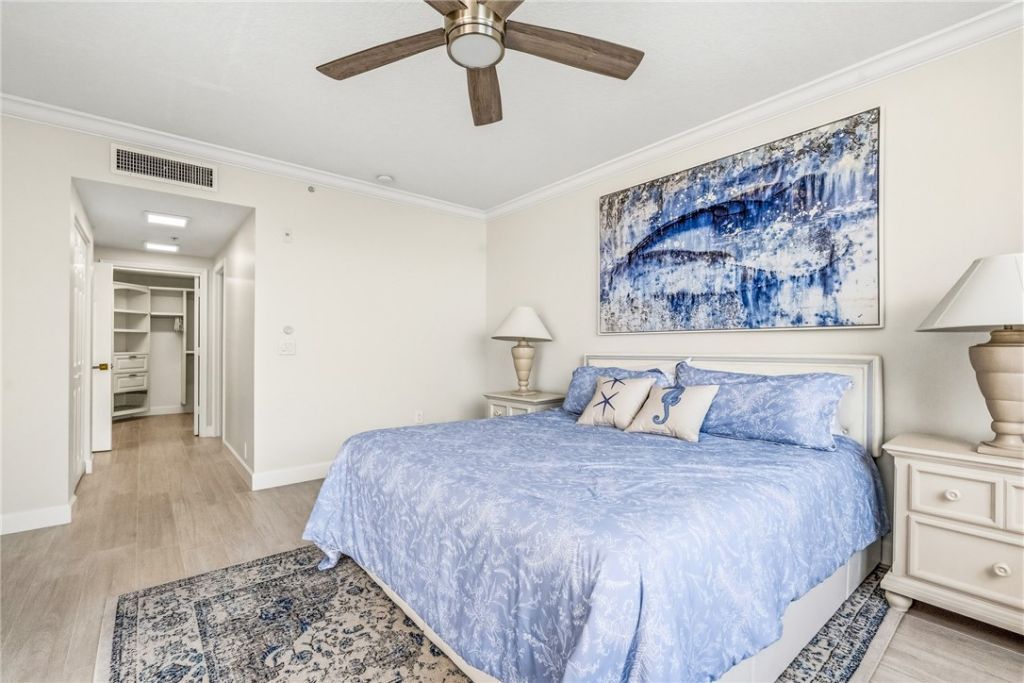 8866 N Sea Oaks Way, Unit 208, Vero Beach, FL 32963 Photo