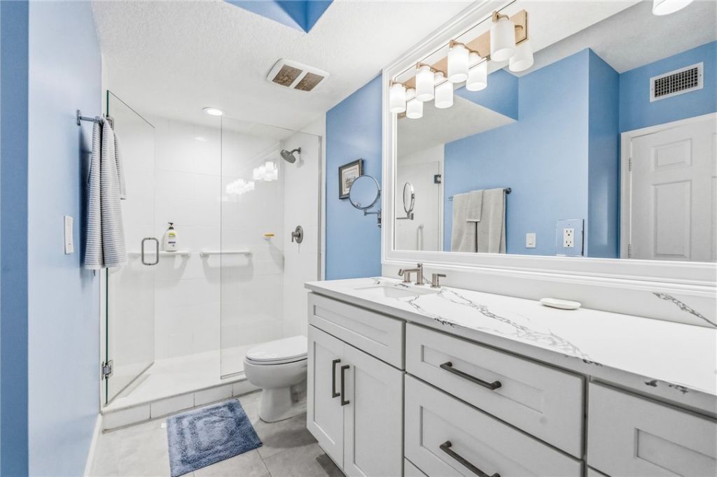 8866 N Sea Oaks Way, Unit 208, Vero Beach, FL 32963 Photo