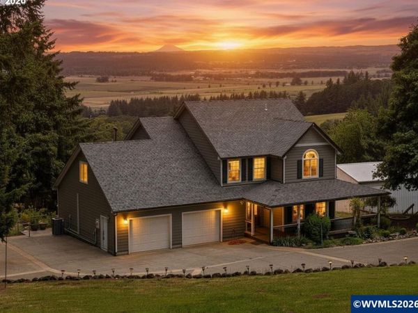 3955 Sunset Hills Dr, Turner, OR 97392