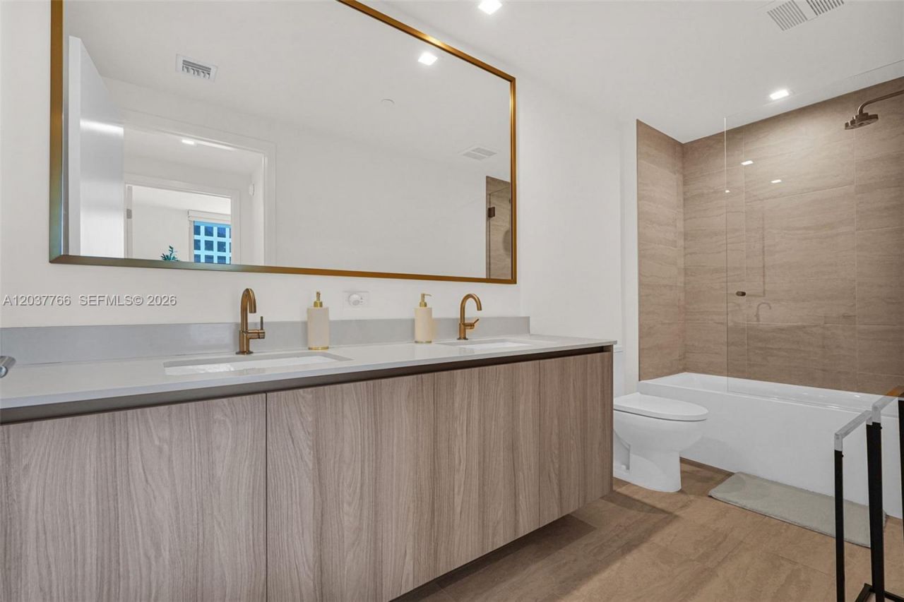 77 SE 5th St , Unit 3714, Miami, FL 33131 Photo