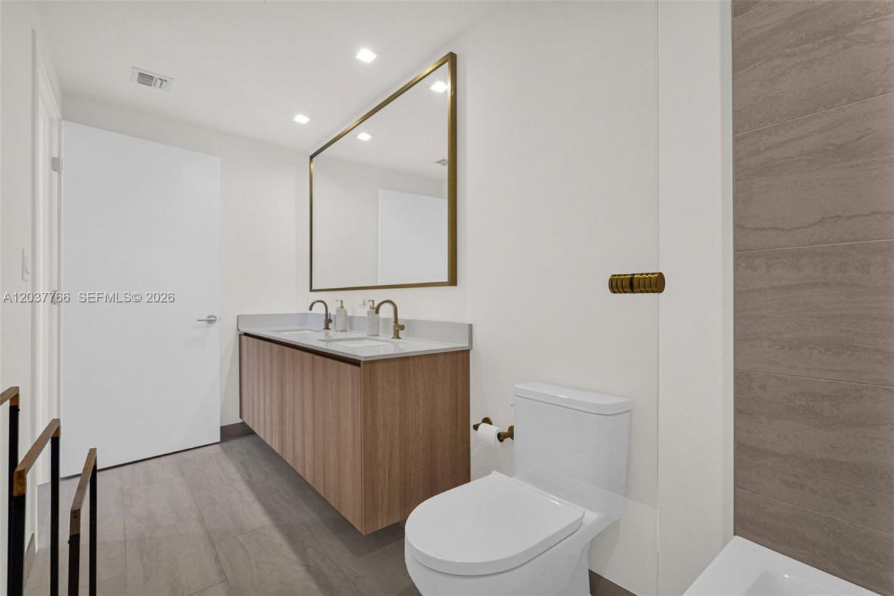77 SE 5th St , Unit 3714, Miami, FL 33131 Photo