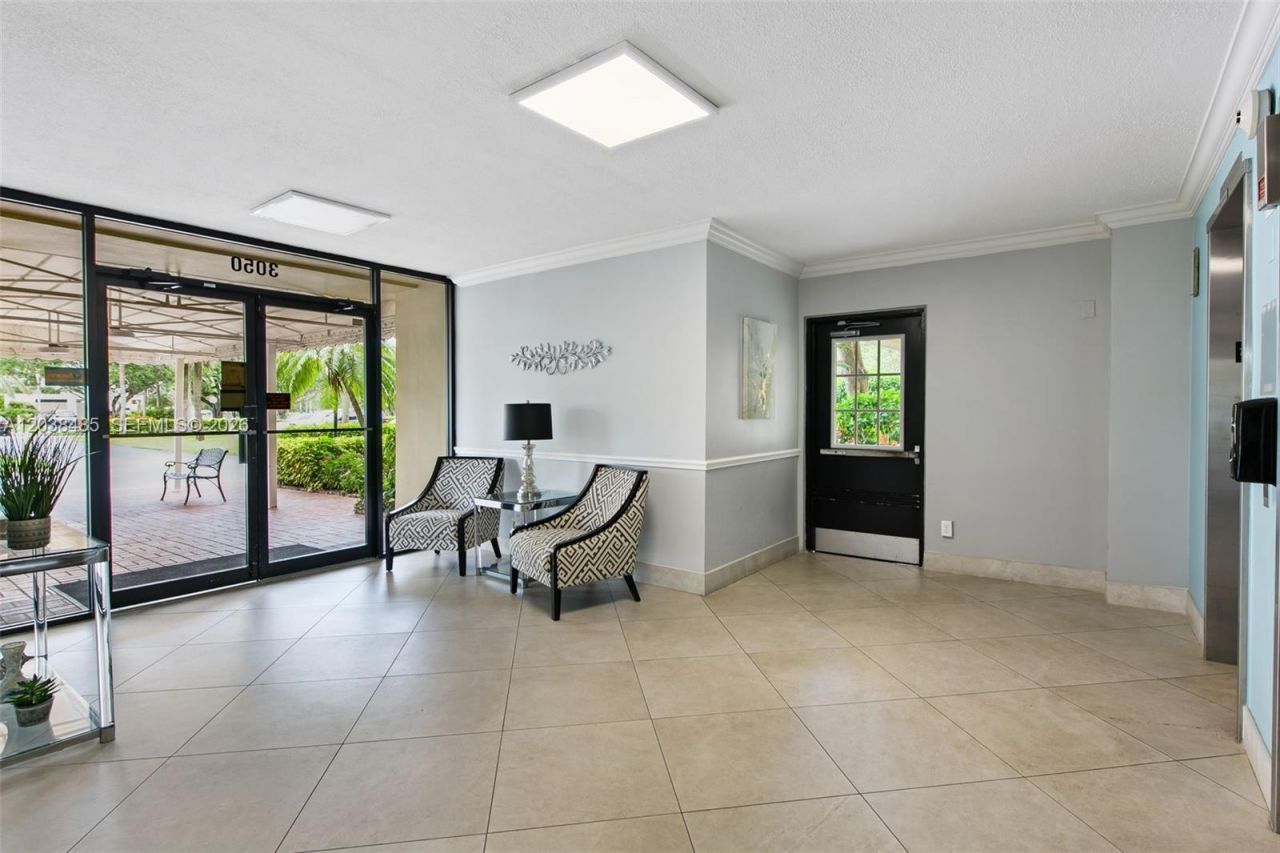 3050 N Palm Aire Dr, Unit 501, Pompano Beach, FL 33069 Photo