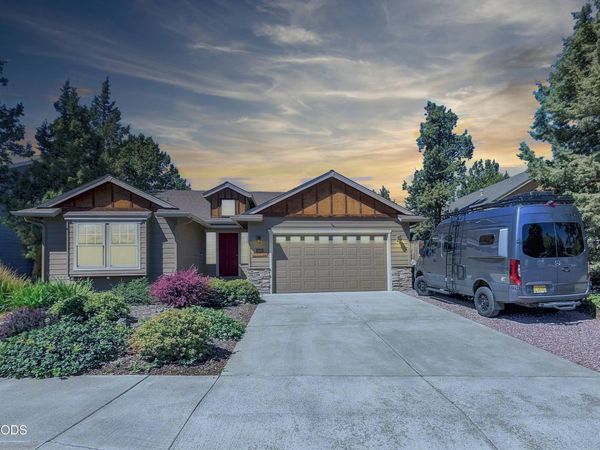 2021 SW 41st Street, Redmond, OR 97756