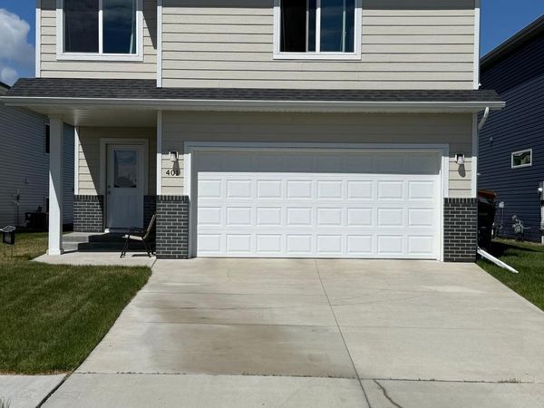 401 7th Street E, Horace, ND 58047