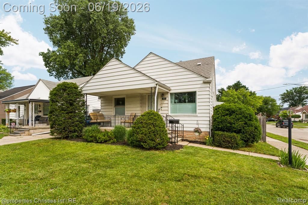 1921 E 4th Street, Royal Oak, MI 48067 Main Photo