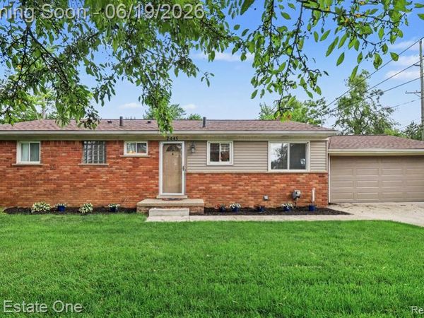 2445 Ethel Drive, Wolverine Lake Vlg, MI 48390