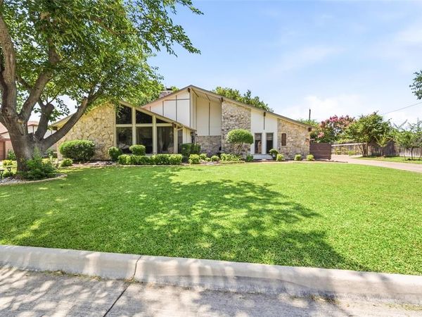 1201 Rockmoor Drive, Edgecliff Village, TX 76134