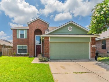 9885 Willowick Avenue, Fort Worth, TX 76108