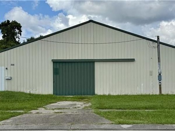 2224 NEWTON Street , Gretna, LA 70053