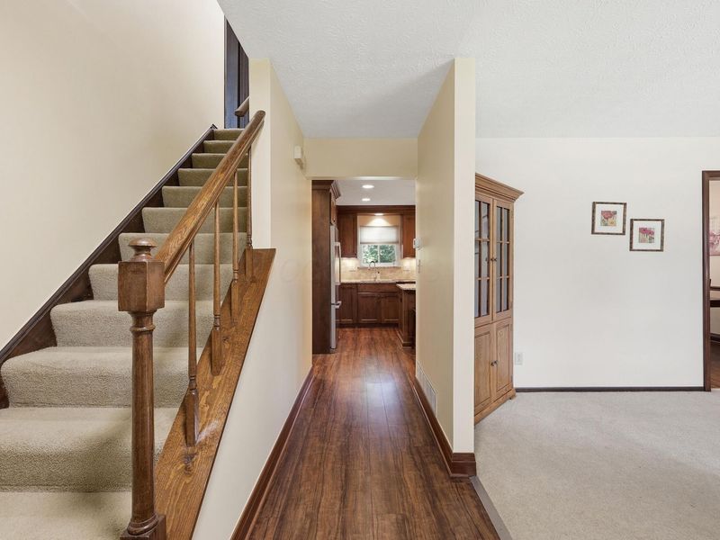 3858 Cypress Creek Drive, Columbus, OH 43228 Photo 5