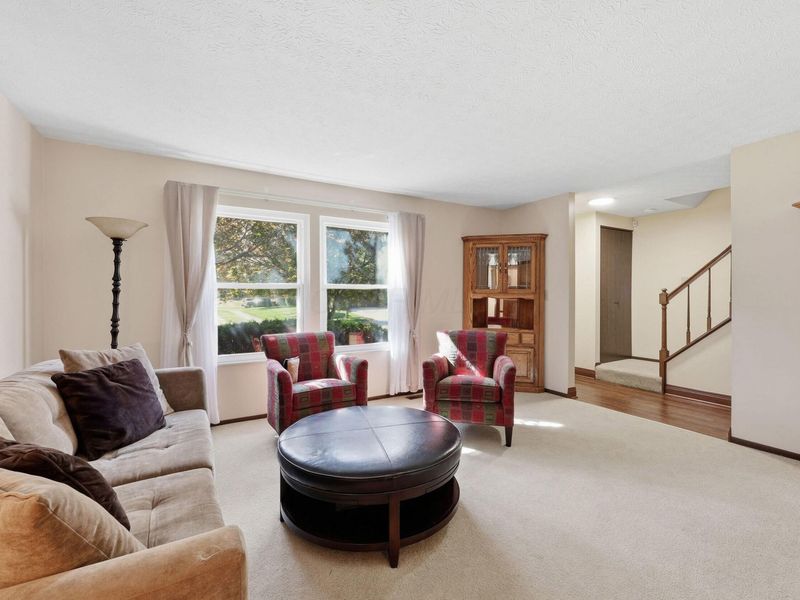 3858 Cypress Creek Drive, Columbus, OH 43228 Photo 7