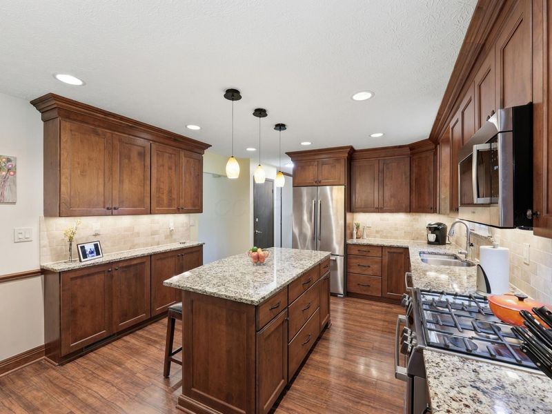 3858 Cypress Creek Drive, Columbus, OH 43228 Photo 9