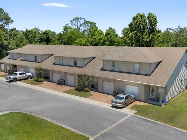42 Avery Drive, Unit 42, Valparaiso, FL 32580