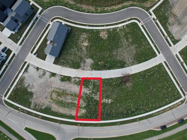 9471 E LAKE VISTA PARKWAY, Unit 4005, Oak Creek, WI 53154