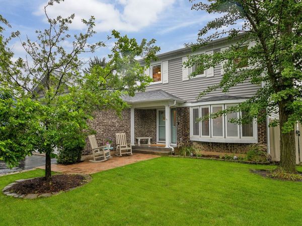 1210 Robin Drive , Elk Grove Village, IL 60007