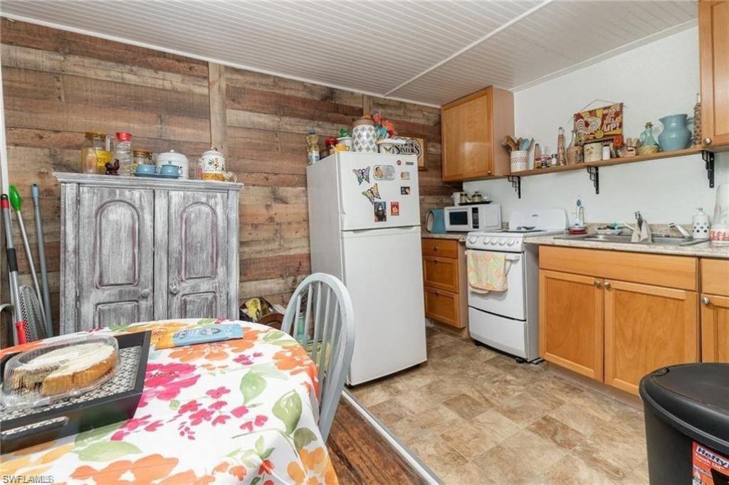 102 3rd St , Fort Myers, FL 33907 Photo
