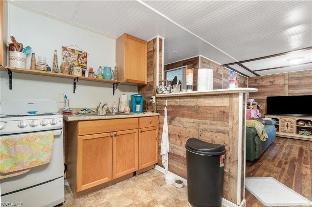 102 3rd St , Fort Myers, FL 33907 Photo