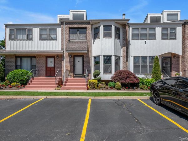 14 Vanderbilt Way , Unit 14, Valley Stream, NY 11581