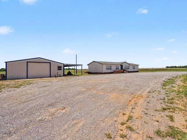 12238 N 1840 Road, Sayre, OK 73662