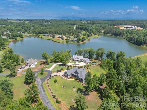 398 Mapleton Lane , Columbus, NC 28722