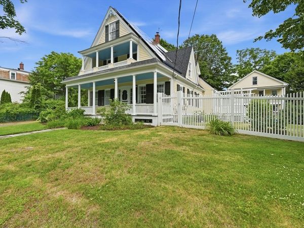 55-57 High St, Amherst, MA 01002