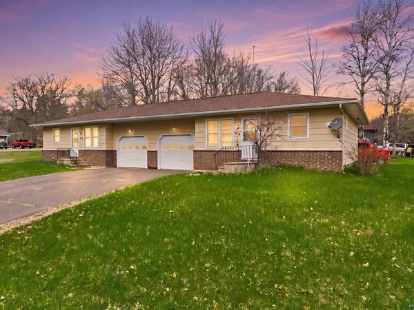916-918 Michigan St, Spooner, WI 54801
