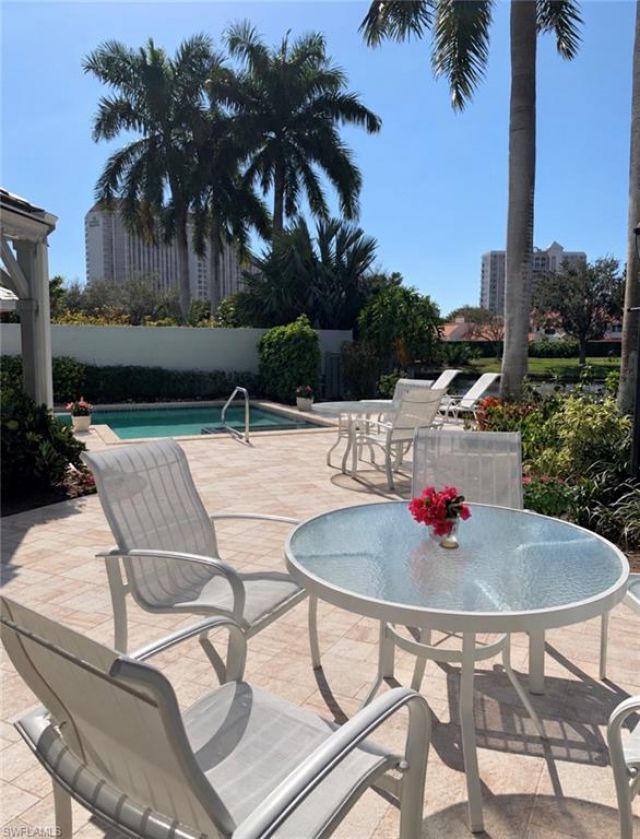 611 Bridgeway Ln, Naples, FL 34108 Photo
