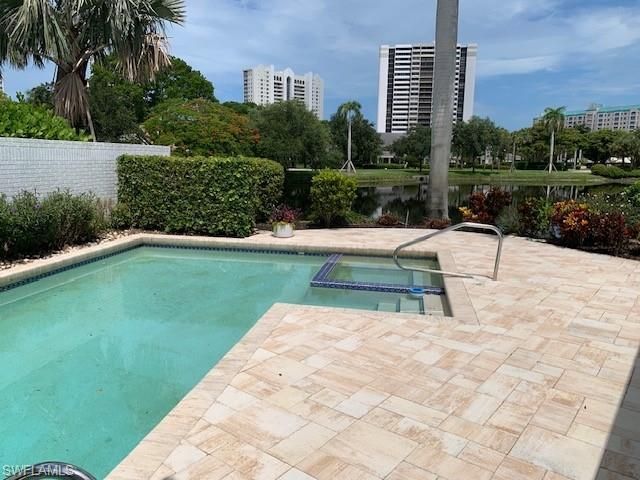 611 Bridgeway Ln, Naples, FL 34108 Photo