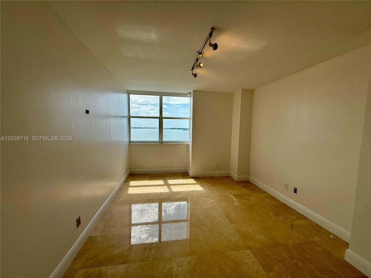 770 Claughton Island Dr, Unit 2016, Miami, FL 33131 Photo