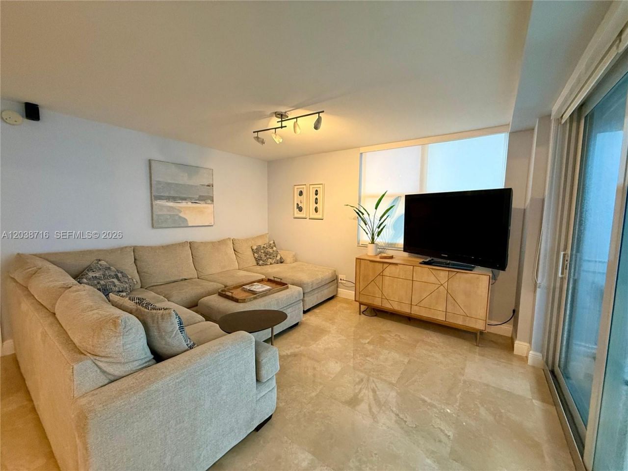 770 Claughton Island Dr , Unit 2016, Miami, FL 33131 Photo