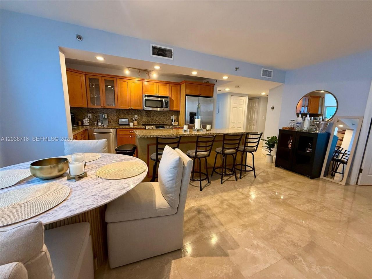 770 Claughton Island Dr , Unit 2016, Miami, FL 33131 Photo