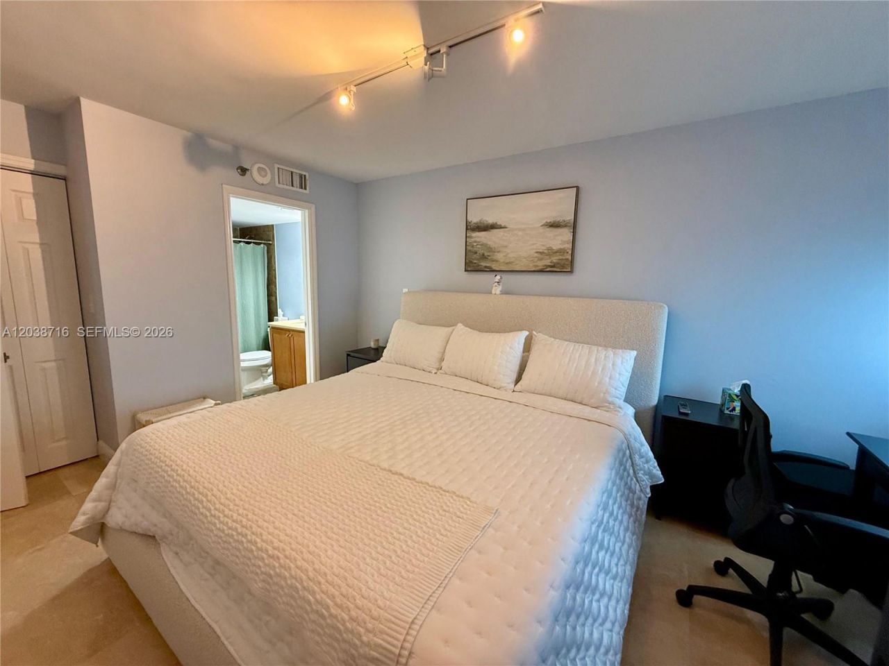 770 Claughton Island Dr , Unit 2016, Miami, FL 33131 Photo