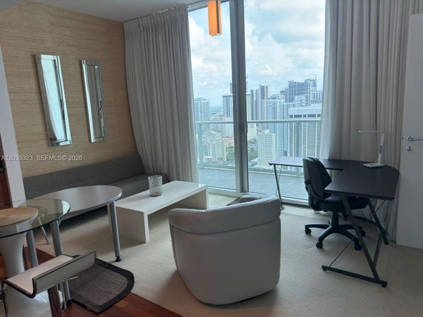 300 S Biscayne Blvd , Unit T-3703, Miami, FL 33131