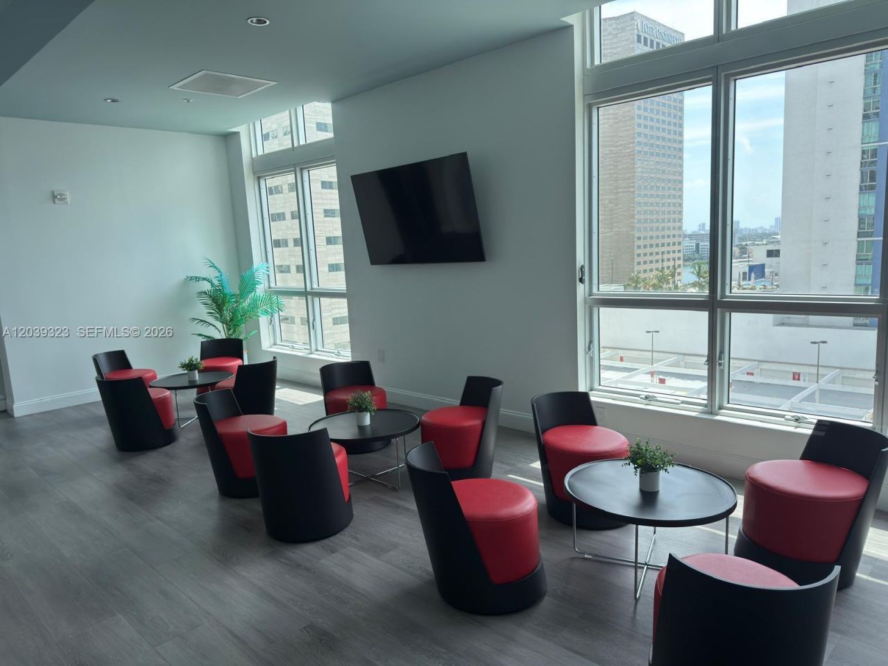 300 S Biscayne Blvd , Unit T-3703, Miami, FL 33131 Photo
