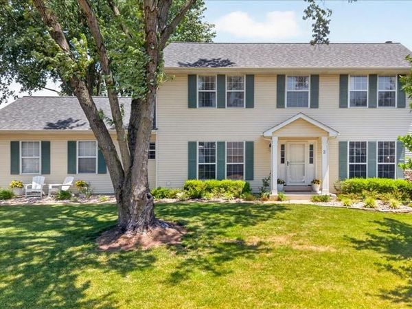 2 Democracy Circle, O'Fallon, MO 63368