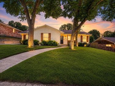 2341 Pinebluff Drive, Dallas, TX 75228