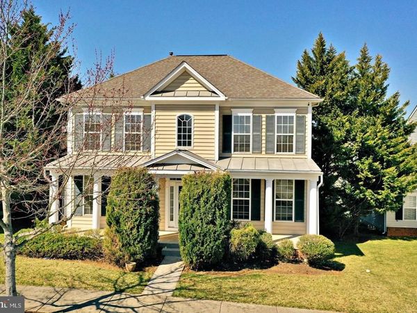 82 BRADDOCK STREET, CHARLES TOWN, WV 25414