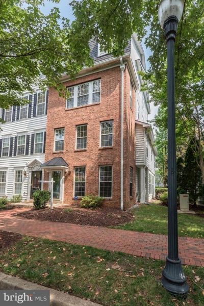 257 Cameron Station Boulevard, Alexandria, VA 22304 Main Photo