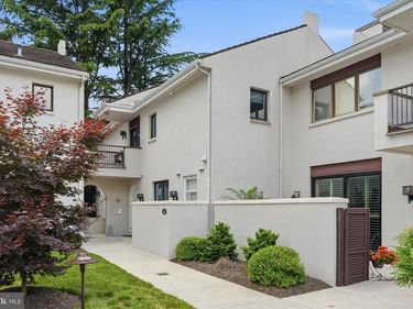 4 DEZAC, DEVON, PA 19333