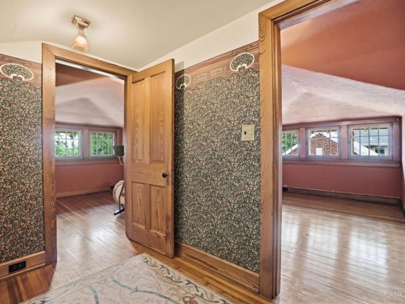 573 Evanswood Place, Cincinnati, OH 45220 Photo 31