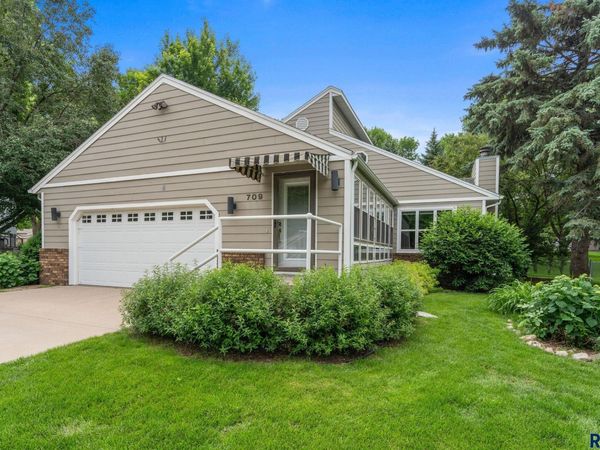 709 E Sandpiper Trl, Sioux Falls, SD 57108