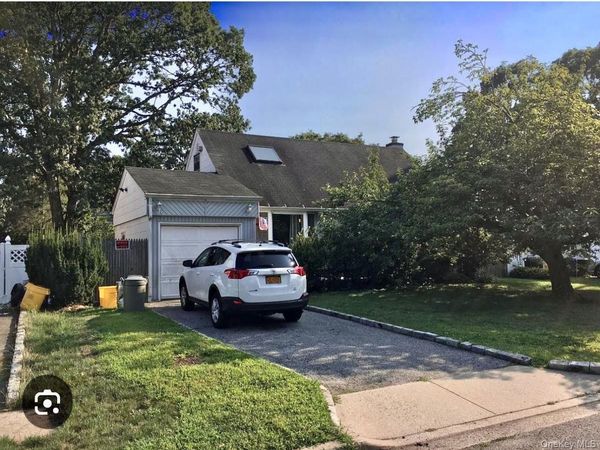 260 Toronto Avenue, Massapequa, NY 11758