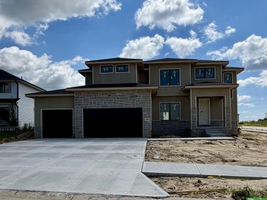 5401 N 196th Avenue, Elkhorn, NE 68022