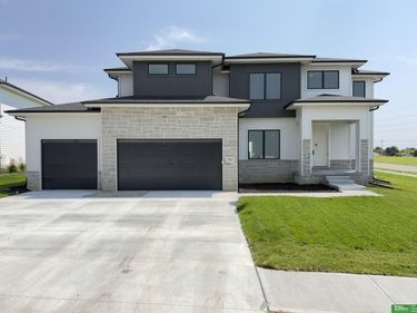 5401 N 196th Avenue, Elkhorn, NE 68022