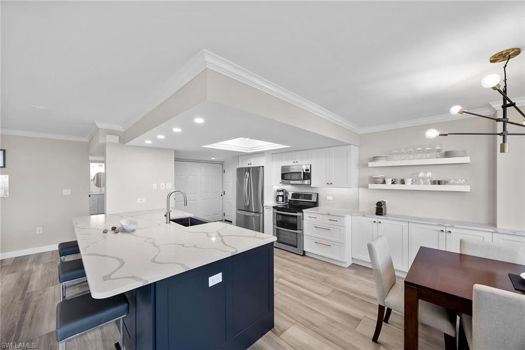 6585 Nicholas Blvd, Unit 805, Naples, FL 34108 Photo