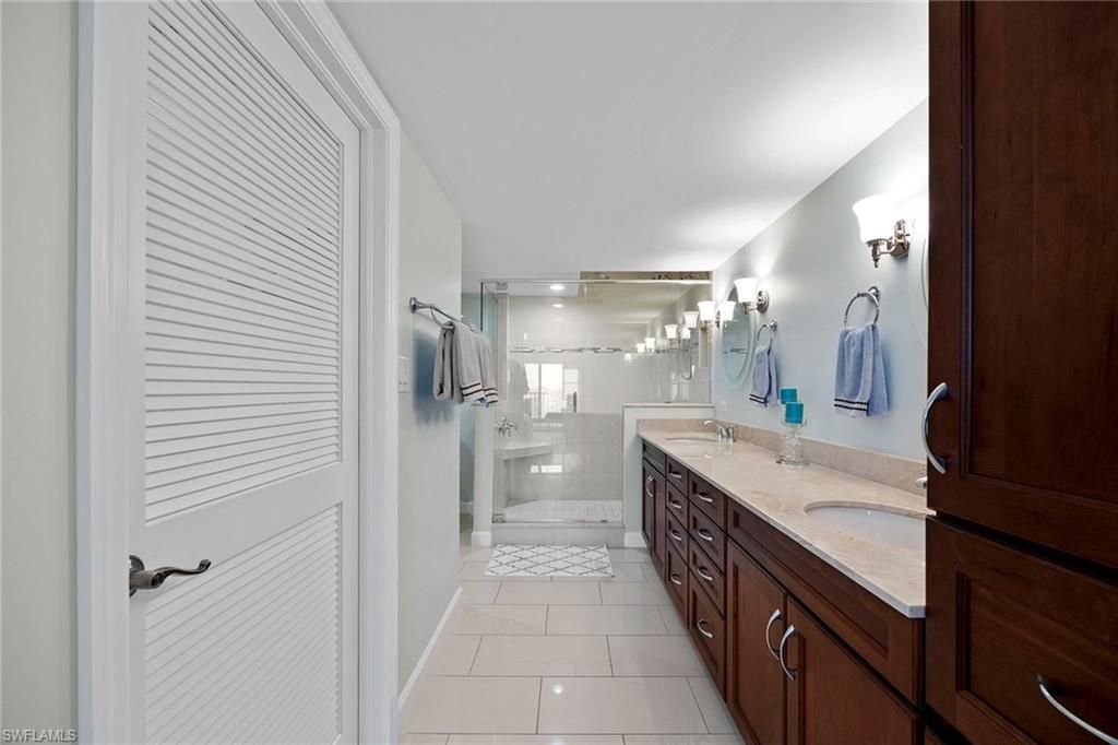 6585 Nicholas Blvd, Unit 805, Naples, FL 34108 Photo
