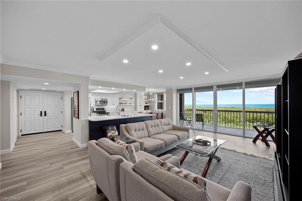 6585 Nicholas Blvd, Unit 805, Naples, FL 34108 Photo