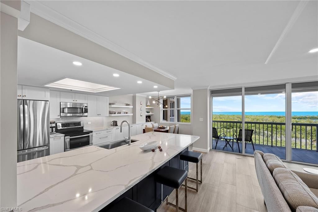 6585 Nicholas Blvd, Unit 805, Naples, FL 34108 Photo